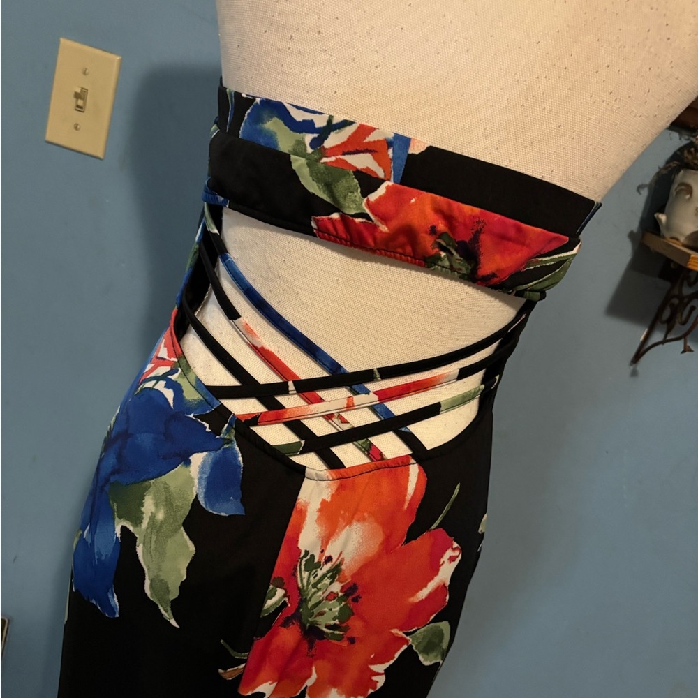 Venus, Strapless, Floral, Maxi Dress - Picture 6 of 7
